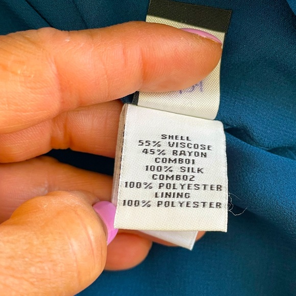 Diane Von Furstenberg Sleeveless Silk like new Blouse - Picture 8 of 8